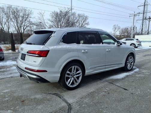 2025 Audi Q7 55 Premium Plus