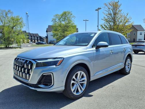 Satellite Silver Metallic 2026 Audi Q7 45 Premium Plus