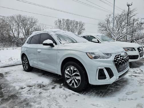 2023 Audi Q5 45 S line Premium Plus