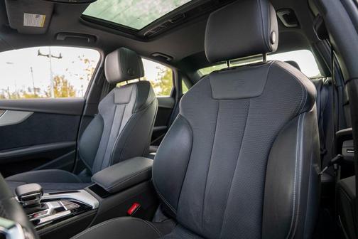 2023 Audi A4 45 S line Premium Plus