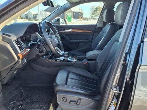 2023 Audi Q5 45 S line Premium Plus