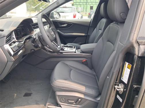 2025 Audi Q8 55 Premium Plus