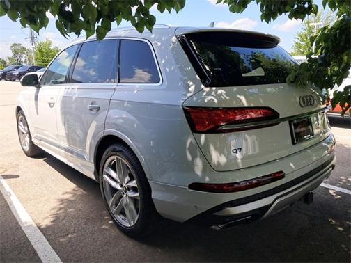 2025 Audi Q7 55 Premium Plus