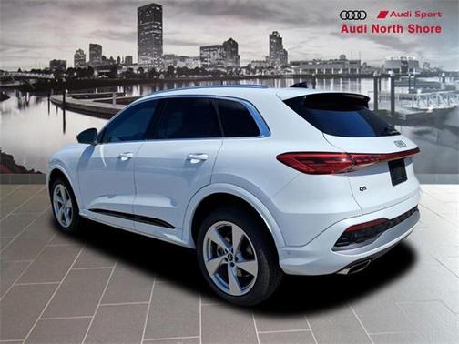 2025 Audi Q5 Premium Plus