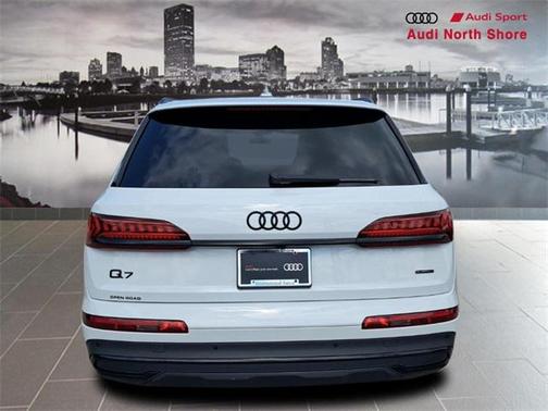 2022 Audi Q7 55 Premium Plus