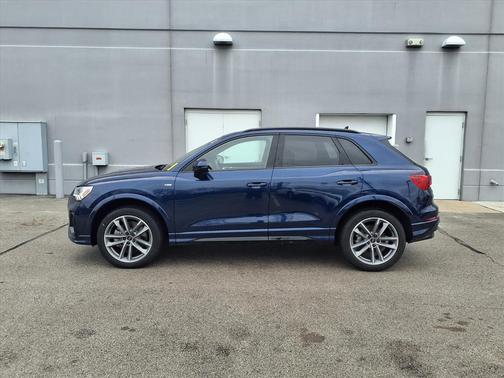 2025 Audi Q3 Premium 45 TFSI S line quattro Tiptronic