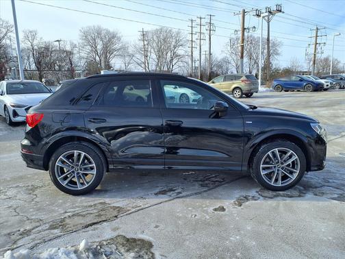 2025 Audi Q3 Premium 45 TFSI S line quattro Tiptronic