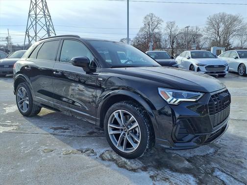 2025 Audi Q3 Premium 45 TFSI S line quattro Tiptronic