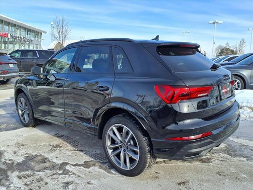 2025 Audi Q3 Premium 45 TFSI S line quattro Tiptronic