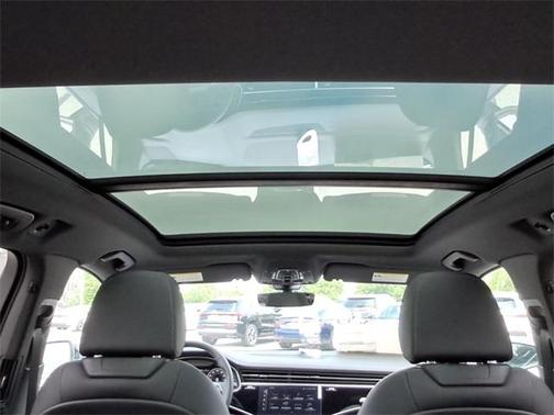 2025 Audi Q7 45 Premium Plus