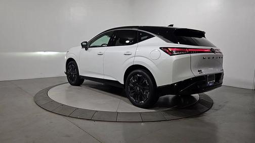 White / Black 2026 Nissan Murano Platinum