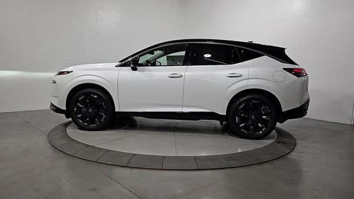 White / Black 2026 Nissan Murano Platinum