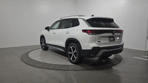 Pure White 2026 Volkswagen Tiguan 2.0T SE