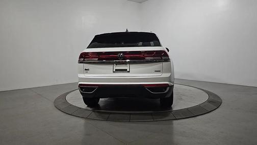 Opal White Pearl 2026 Volkswagen Atlas Cross Sport 2.0T SE
