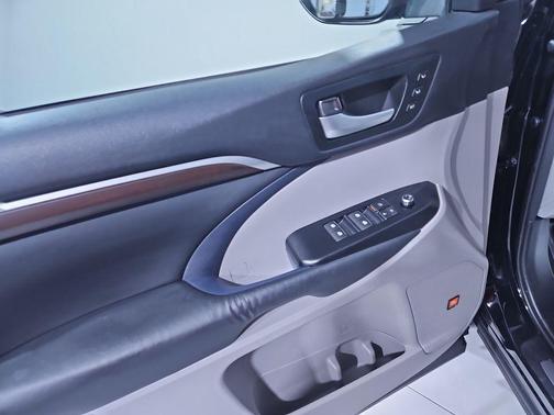 2014 Toyota Highlander Limited Platinum
