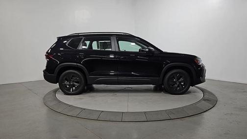 Deep Black 2026 Volkswagen Taos 1.5T S