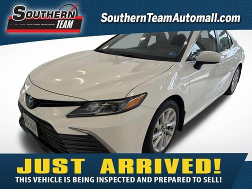 Wind Chill Pearl 2022 Toyota Camry LE