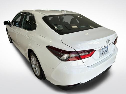 Wind Chill Pearl 2022 Toyota Camry LE