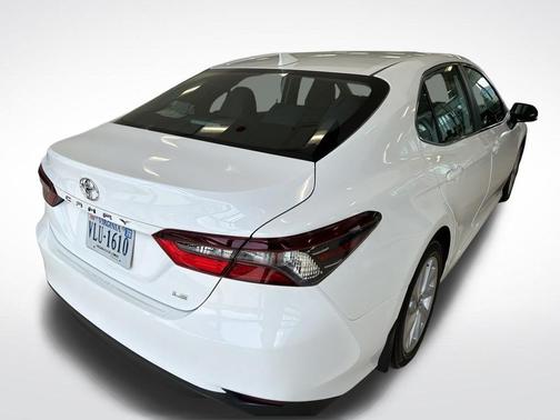 Wind Chill Pearl 2022 Toyota Camry LE