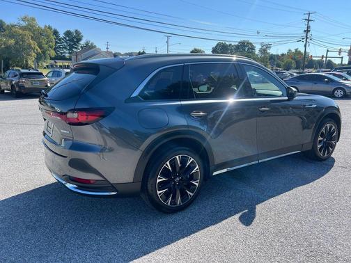 2024 Mazda CX-90 PHEV Premium Plus