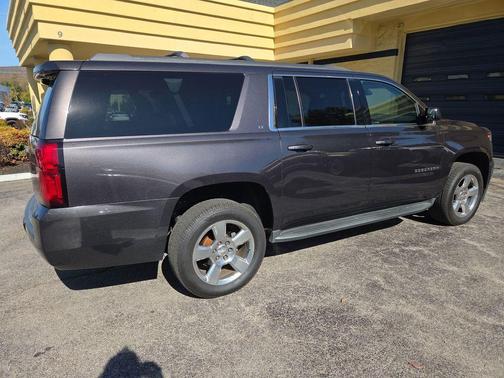 2017 Chevrolet Suburban LT