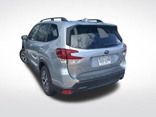 Ice Silver Metallic 2021 Subaru Forester Premium