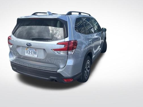 Ice Silver Metallic 2021 Subaru Forester Premium