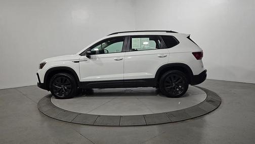 Pure White 2024 Volkswagen Taos 1.5T S