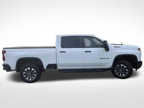 Summit White 2024 Chevrolet Silverado 2500 Custom