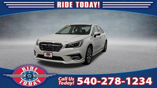 Crystal White Pearl 2018 Subaru Legacy 2.5i