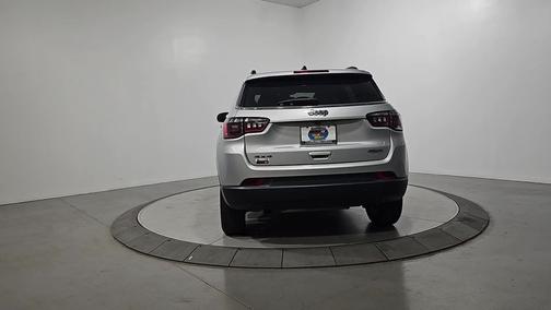 Silver Zynith Metallic Clearcoat 2024 Jeep Compass Latitude