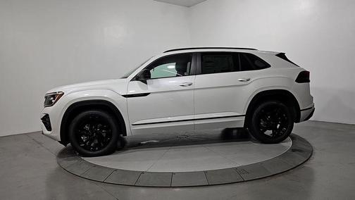 2026 Volkswagen Atlas Cross Sport 2.0T SEL R-Line Black