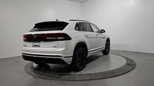 2026 Volkswagen Atlas Cross Sport 2.0T SEL R-Line Black