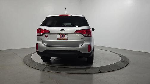 Bright Silver 2015 Kia Sorento LX
