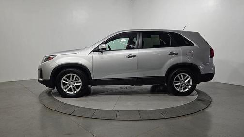 Bright Silver 2015 Kia Sorento LX