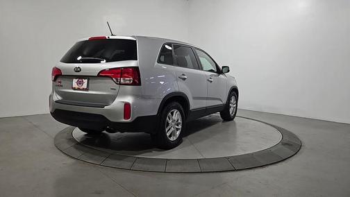 Bright Silver 2015 Kia Sorento LX