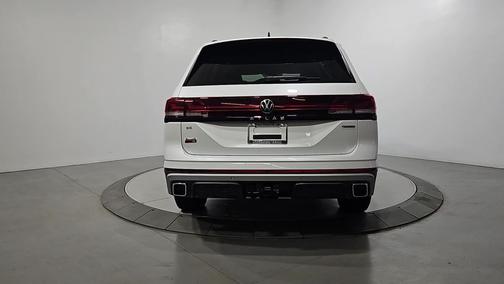Opal White Pearl 2026 Volkswagen Atlas 2.0T Peak Edition