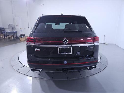 2025 Volkswagen Atlas 2.0T SE