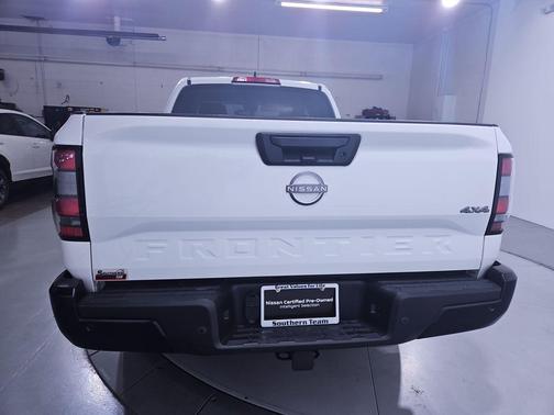 2022 Nissan Frontier S