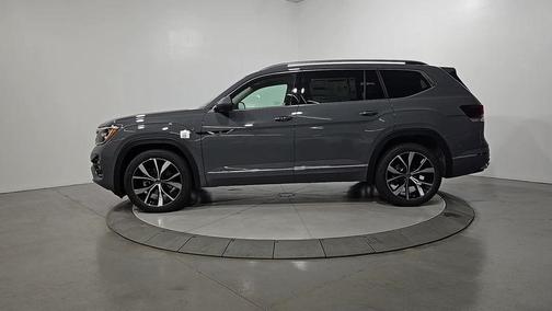 Pure Gray 2026 Volkswagen Atlas 2.0T SEL Premium R-Line