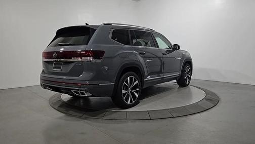 Pure Gray 2026 Volkswagen Atlas 2.0T SEL Premium R-Line