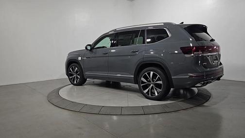 Pure Gray 2026 Volkswagen Atlas 2.0T SEL Premium R-Line