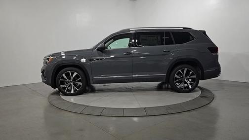 Pure Gray 2026 Volkswagen Atlas 2.0T SEL Premium R-Line