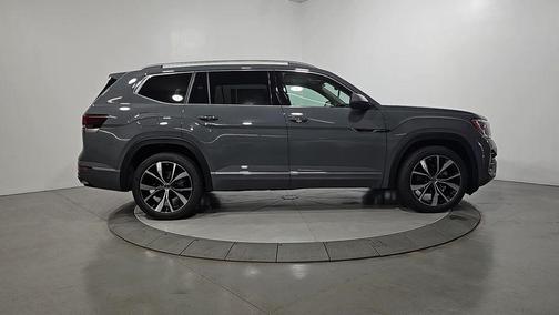 Pure Gray 2026 Volkswagen Atlas 2.0T SEL Premium R-Line