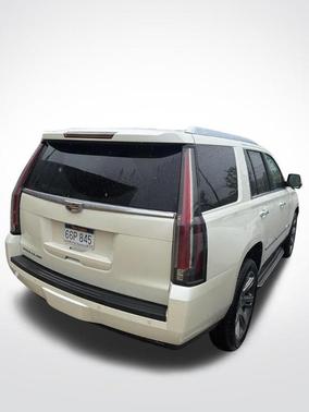 White Diamond Clearcoat 2015 Cadillac Escalade Luxury