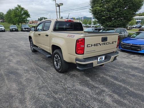 Sand Dune Metallic 2022 Chevrolet Colorado Z71