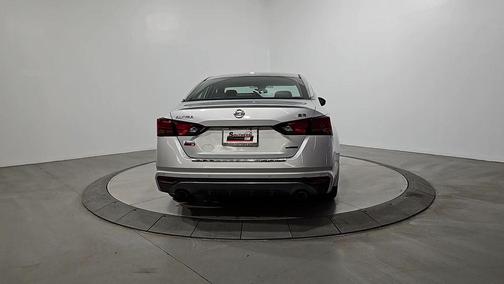 2021 Nissan Altima 2.0 SR