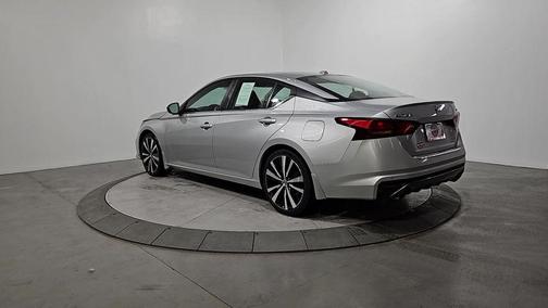 2021 Nissan Altima 2.0 SR