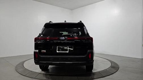 Crystal Black Silica 2026 Subaru Outback Limited
