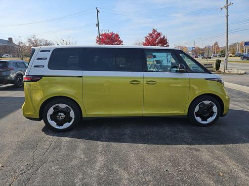 2025 Volkswagen ID. Buzz Pro S Plus